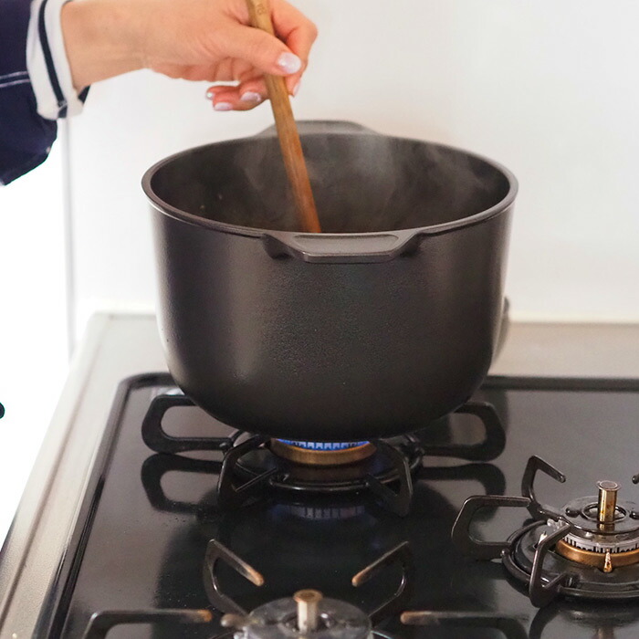 【なべふたスタンドプレゼント】味わい鍋　両手特深　22cm