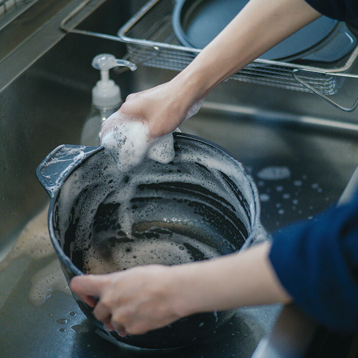 【なべふたスタンドプレゼント】味わい鍋　両手特深　22cm