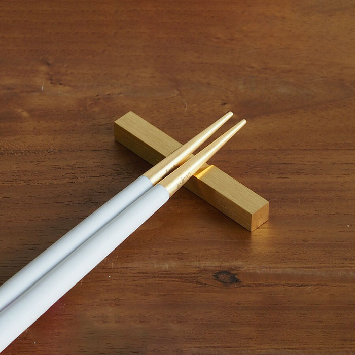 【正規品】クチポール ゴア・ホワイト ゴールド 箸+箸置きセット / Cutipol GOA-White