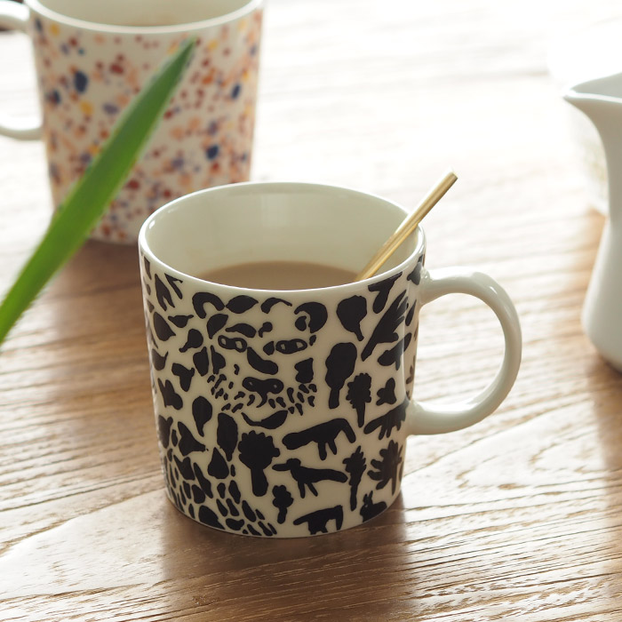 イッタラ オイバ トイッカ チーター マグカップ 0.3L ブラック / iittala Oiva Toikka