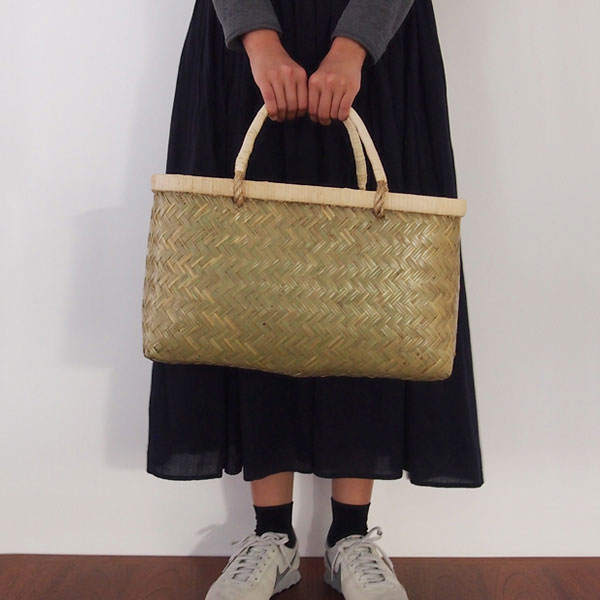 かごや　特選　青竹　市場籠　籐手　中