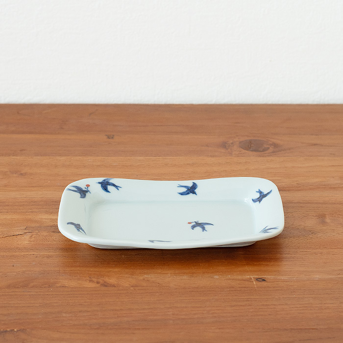 日下華子　色絵　つばめ　長方角丸プレート