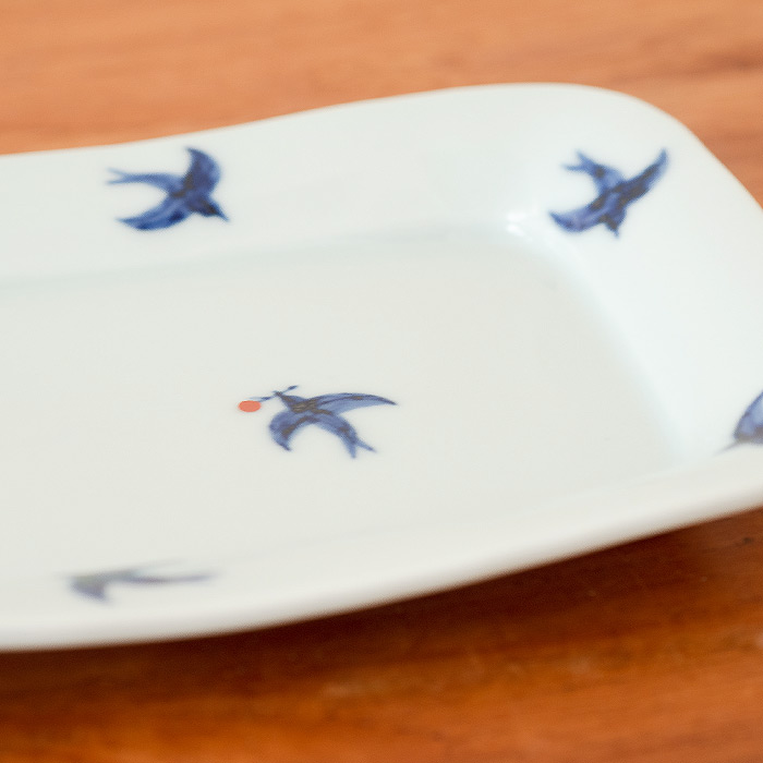 日下華子　色絵　つばめ　長方角丸プレート