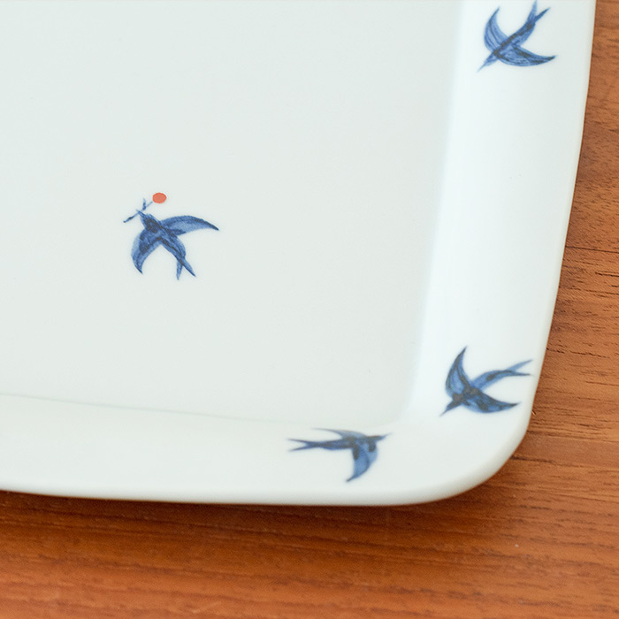 日下華子　色絵　つばめ　長方角丸プレート