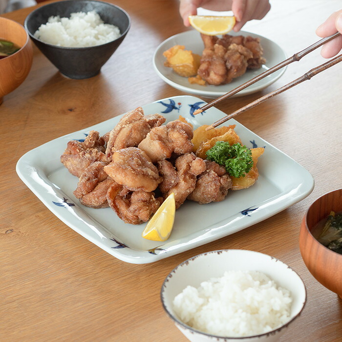 日下華子　色絵　つばめ　正方角丸プレート