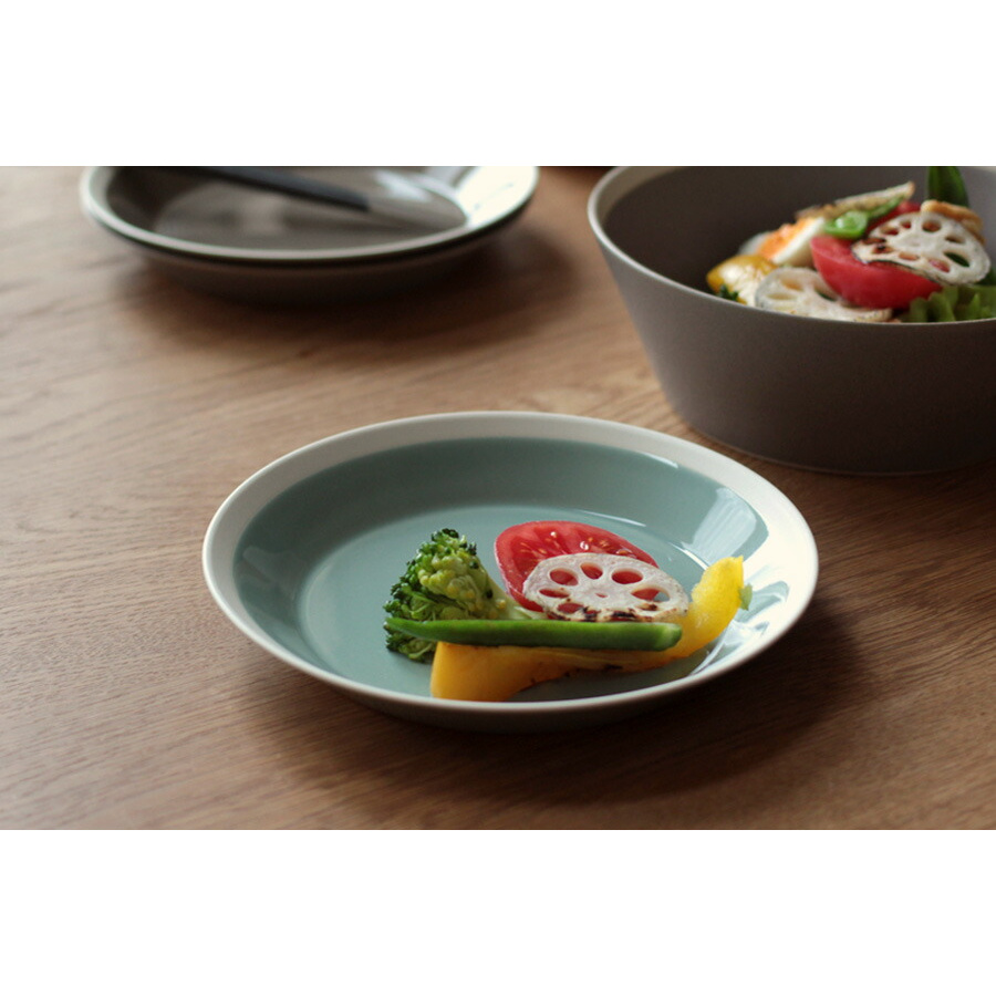 yumiko iihoshi porcelain × 木村硝子店 dishes 180 plate pistachio green / ディシィーズ ピスタチオグリーン