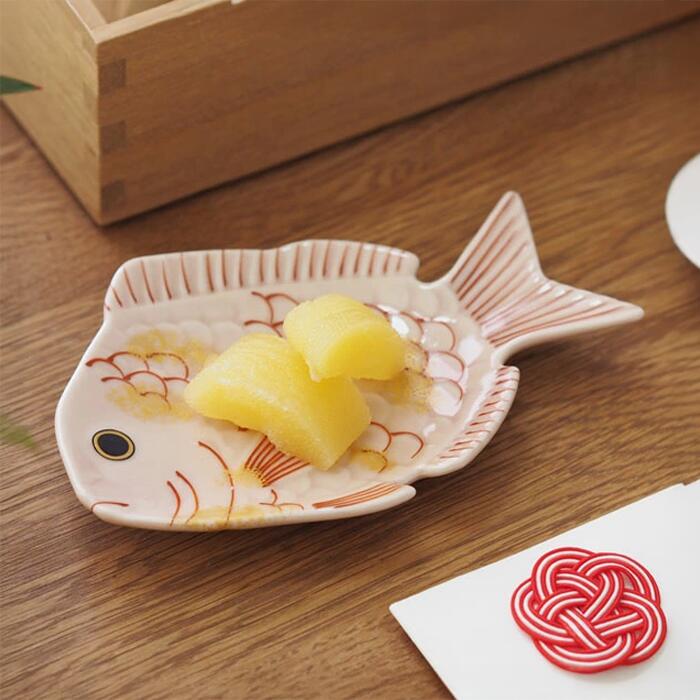 幸楽窯　錦　薄桜釉　金叩　鯛形　銘々皿【25WS】