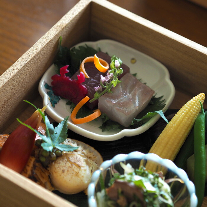 堀畑蘭　隅入豆皿　色絵唐子と赤松