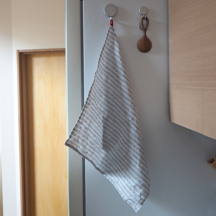 リーノ・エ・リーナ　キッチンクロス　マノン　ブランデール・レッド