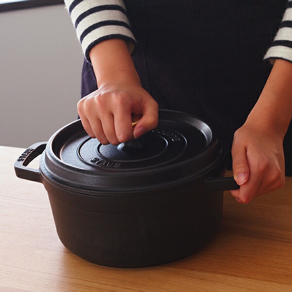 ストウブ ピコココット ラウンド 22cm ブラック / staub