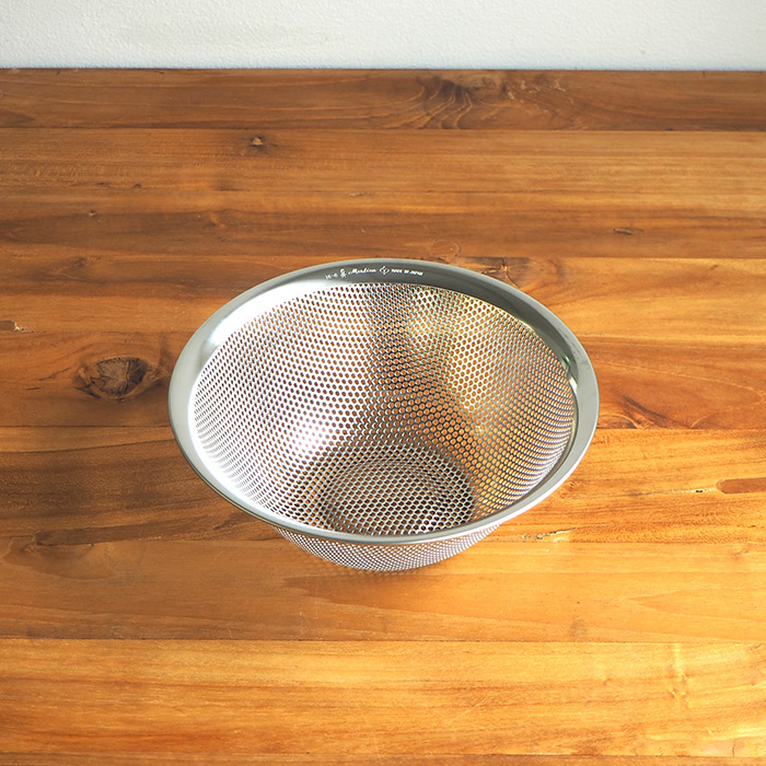 柳宗理　パンチングストレーナー　19cm　/　Sori　Yanagi