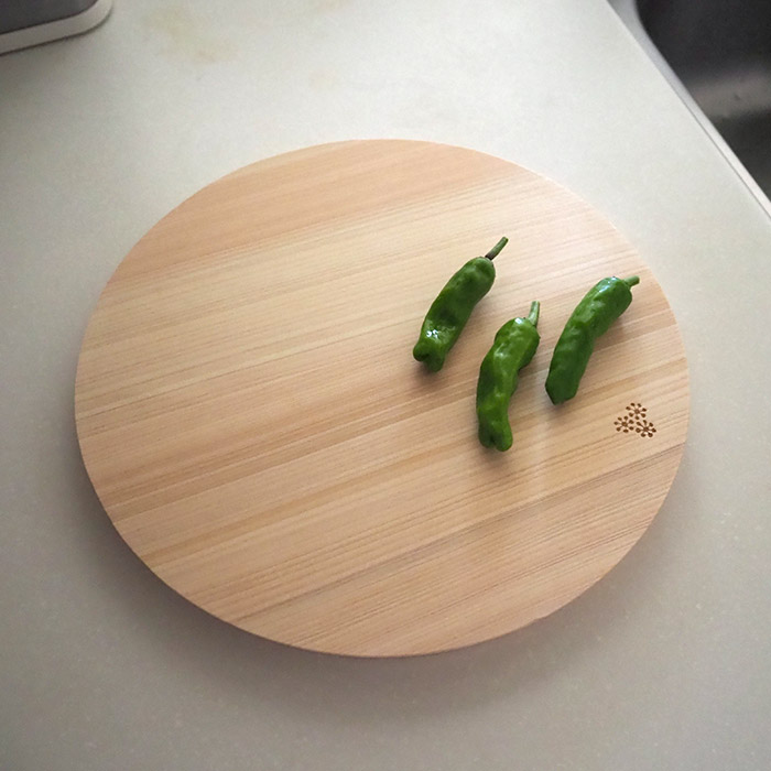 【プロキッチンオリジナル】四万十ひのき まるいまな板 25cm(1.5cm厚) / PROKITCHEN
