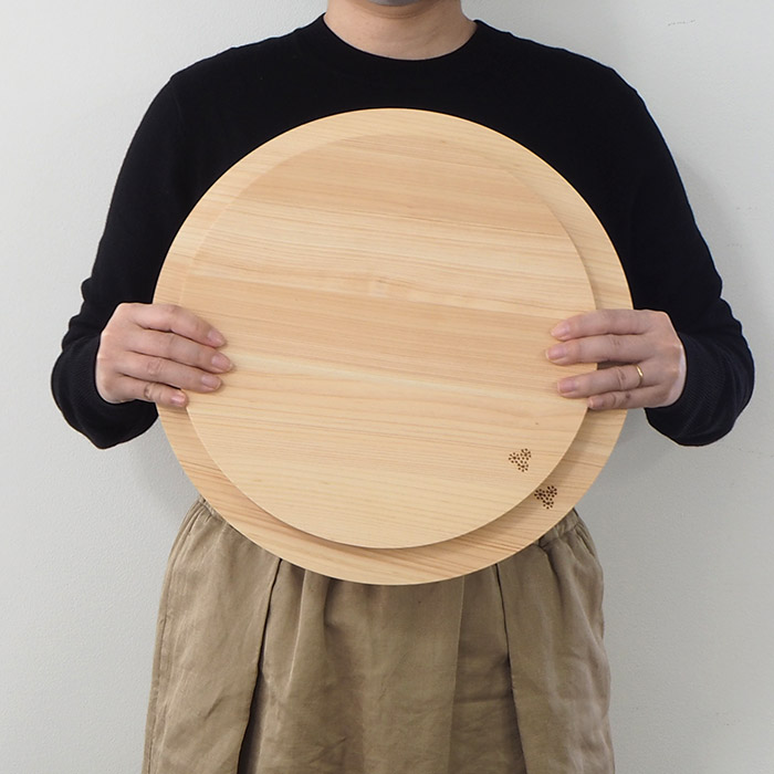 【プロキッチンオリジナル】四万十ひのき　まるいまな板　35cm（2cm厚）　/　PROKITCHEN
