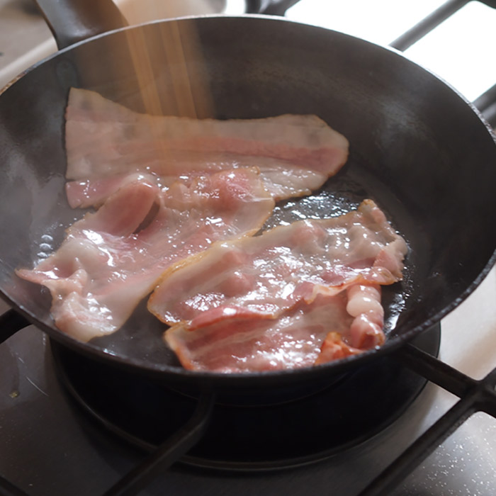 【公式】【プロキッチンオリジナル】山田工業所　鉄打出　ちょこっとフライパン　20cm（2.3mm）　空焚き済み　/　PROKITCHEN【スタッフが選ぶ鉄フライパンおすすめ5選！】